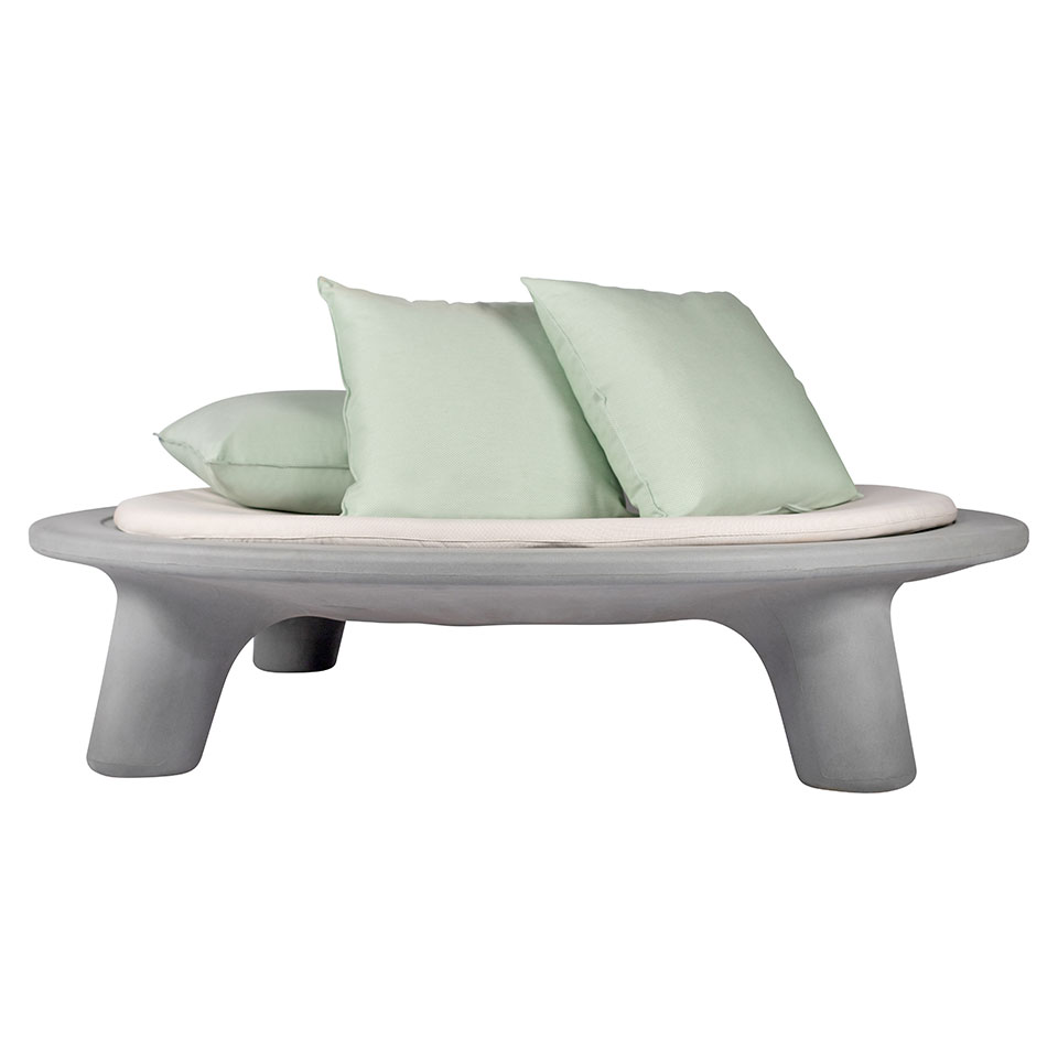 Weltevree-green-pillows-flying-dishman-studio