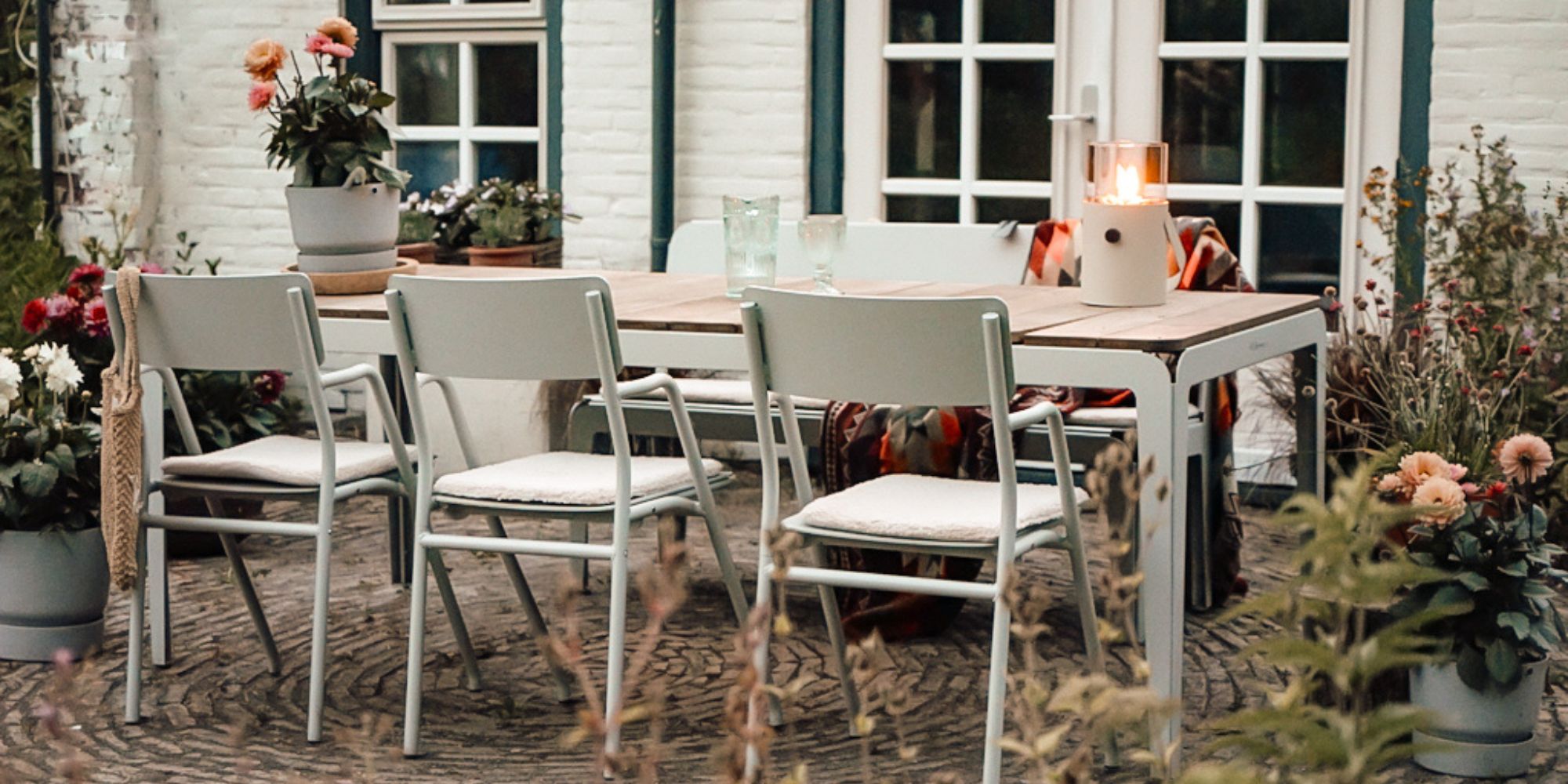 Bended Bench with Backrest